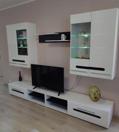 Luxury And Stylish Apartmen, Metro Station Obelya Софія Екстер'єр фото