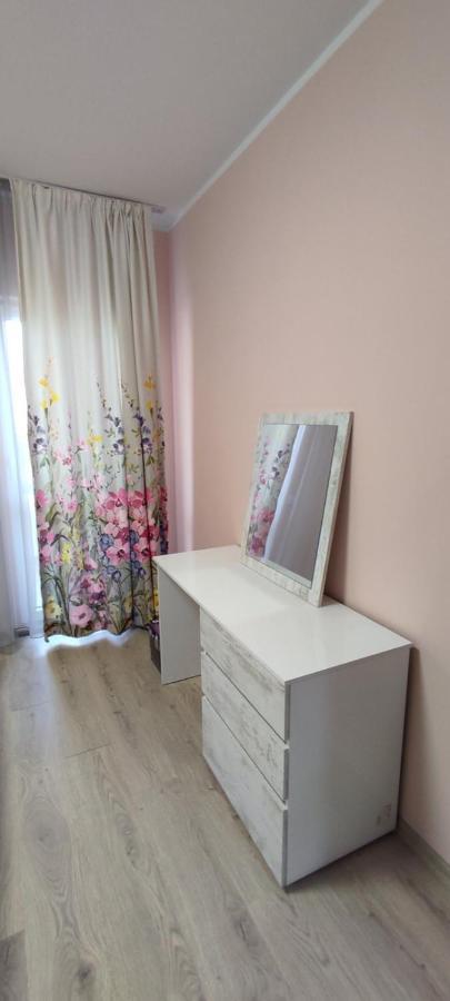 Luxury And Stylish Apartmen, Metro Station Obelya Софія Екстер'єр фото